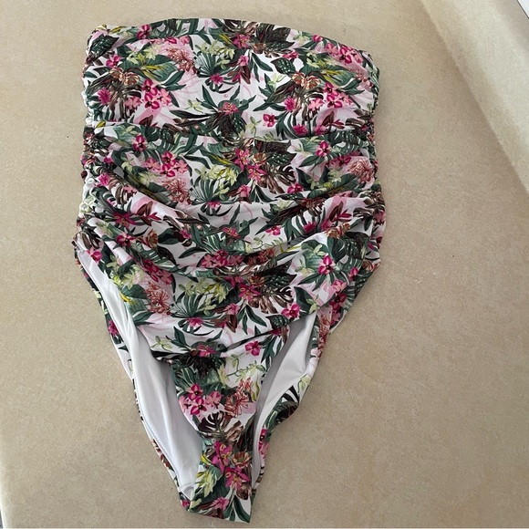 New! Victoria's Secret Floral Strapless One Piece Swimsuit - 37153 - Picture 2 of 7